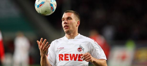 美网首回合对决在即！武汉三镇演练定位球，利物浦密集防守应对